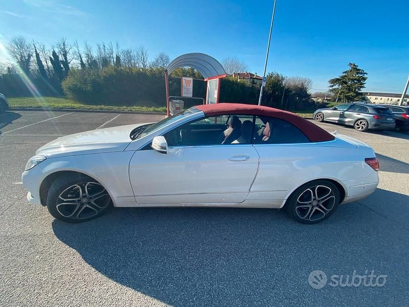 Usata Mercedes E220 170 CV (125 kW) 2014 Bianco Cabrio