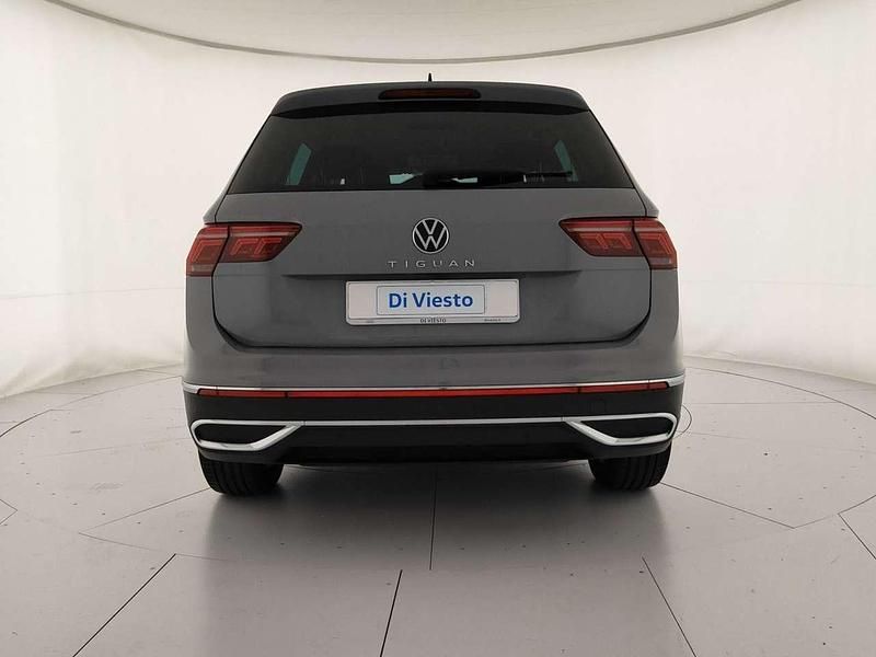 Usata VW Tiguan Elegance 150 CV (110 kW) 2021 Moonstone grey SUV