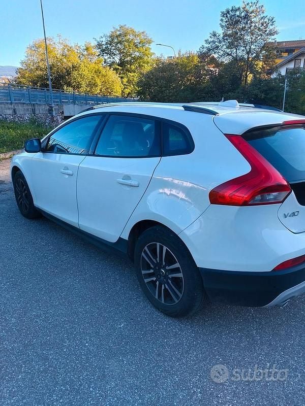 Usata Volvo V40 CC 2018 Bianco Station wagon