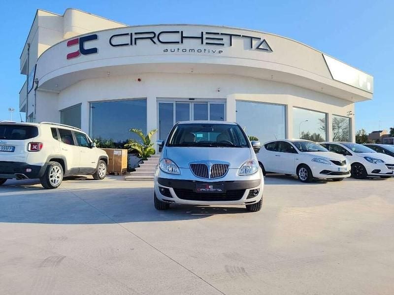 Usata Lancia Musa 69 CV (50 kW) 2007 Argento Monovolume