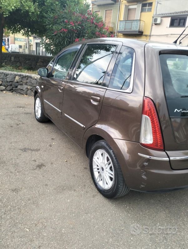 Usata Lancia Musa 95 CV (69 kW) 2010 Monovolume