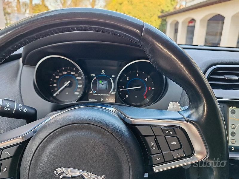 Usata Jaguar F-Pace R-Sport 180 CV (132 kW) 2017 Nero SUV