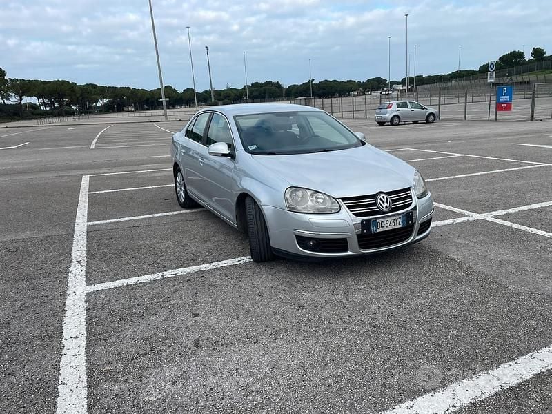 Usata VW Jetta Comfortline 105 CV (77 kW) 2007 Grigio Berlina