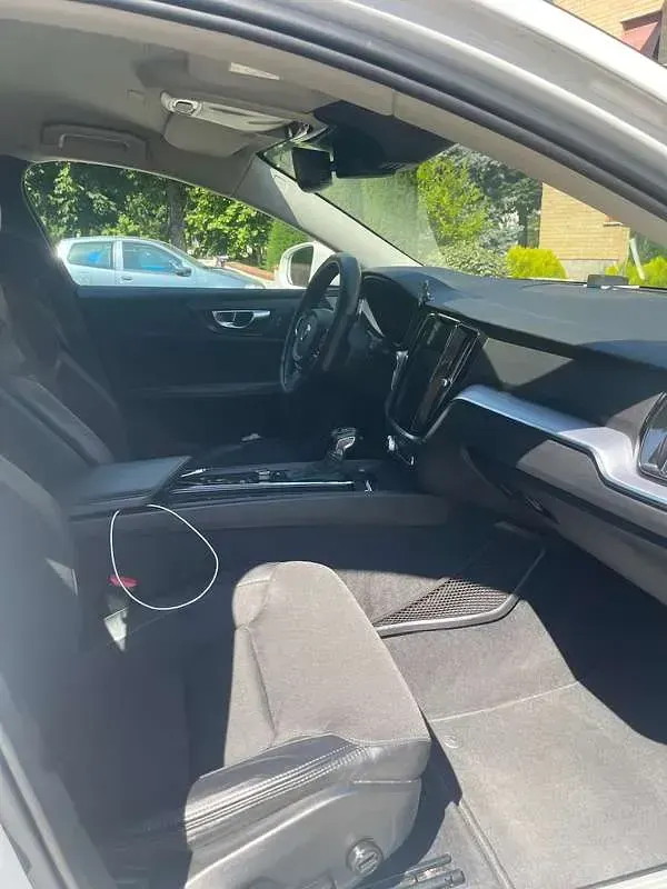 Usata Volvo V60 CC Business Edition 190 CV (139 kW) 2019 Bianco Station wagon