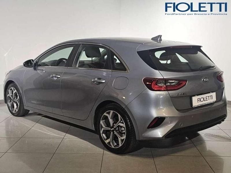 Begagnad Kia Ceed Style 95 HK (69 kW) 2022 Grå Halvkombi