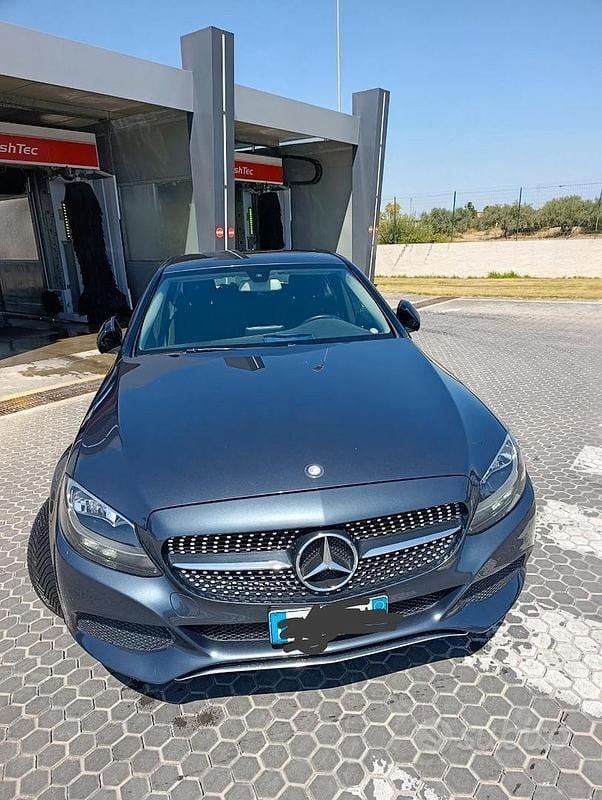 Blu/azzurro Usata 2015 Mercedes C180 Tre volumi | 14.900 € (Buon prezzo) - Immagine 1/4