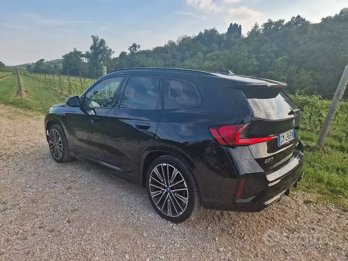 Usata BMW iX1 M Sport 103 kW (141 CV) 2023 Nero SUV