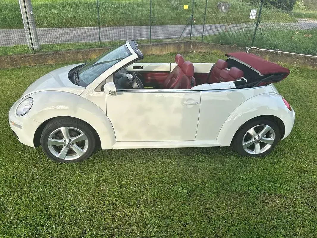 Usata VW New Beetle Edition 102 CV (75 kW) 2008 Bianco Utilitaria