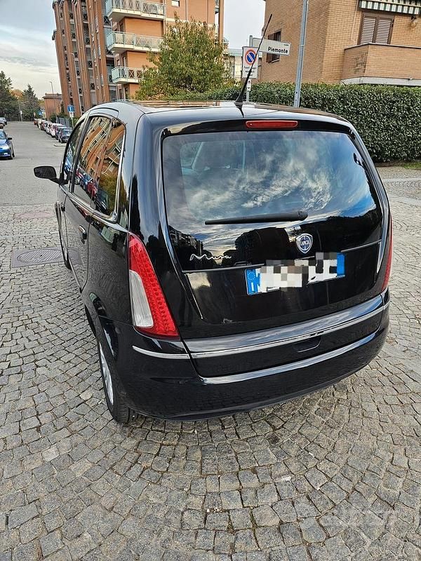 Usata Lancia Musa 77 CV (56 kW) 2009 Nero Monovolume
