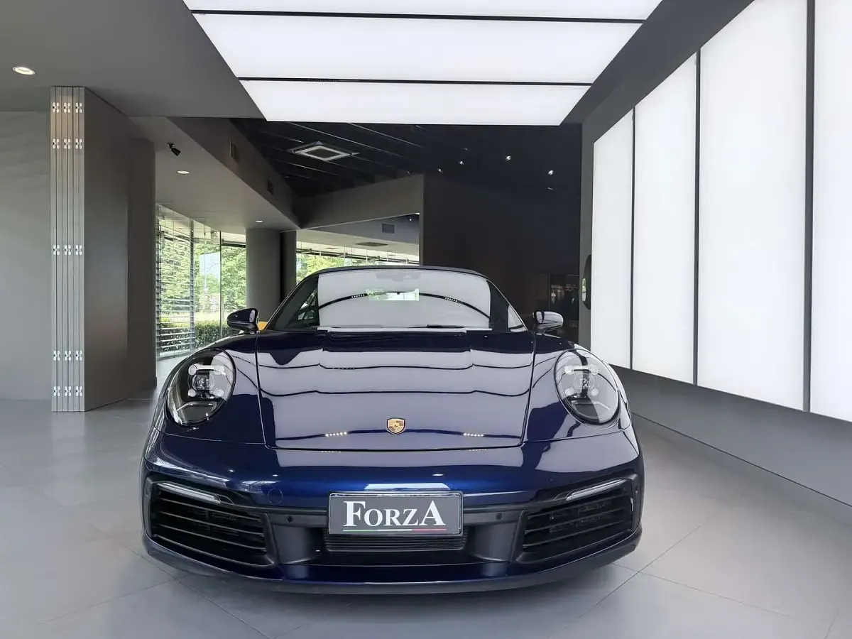 Usata Porsche 911 Carrera S Cabriolet 450 CV (330 kW) 2019 Blu genziana Cabrio