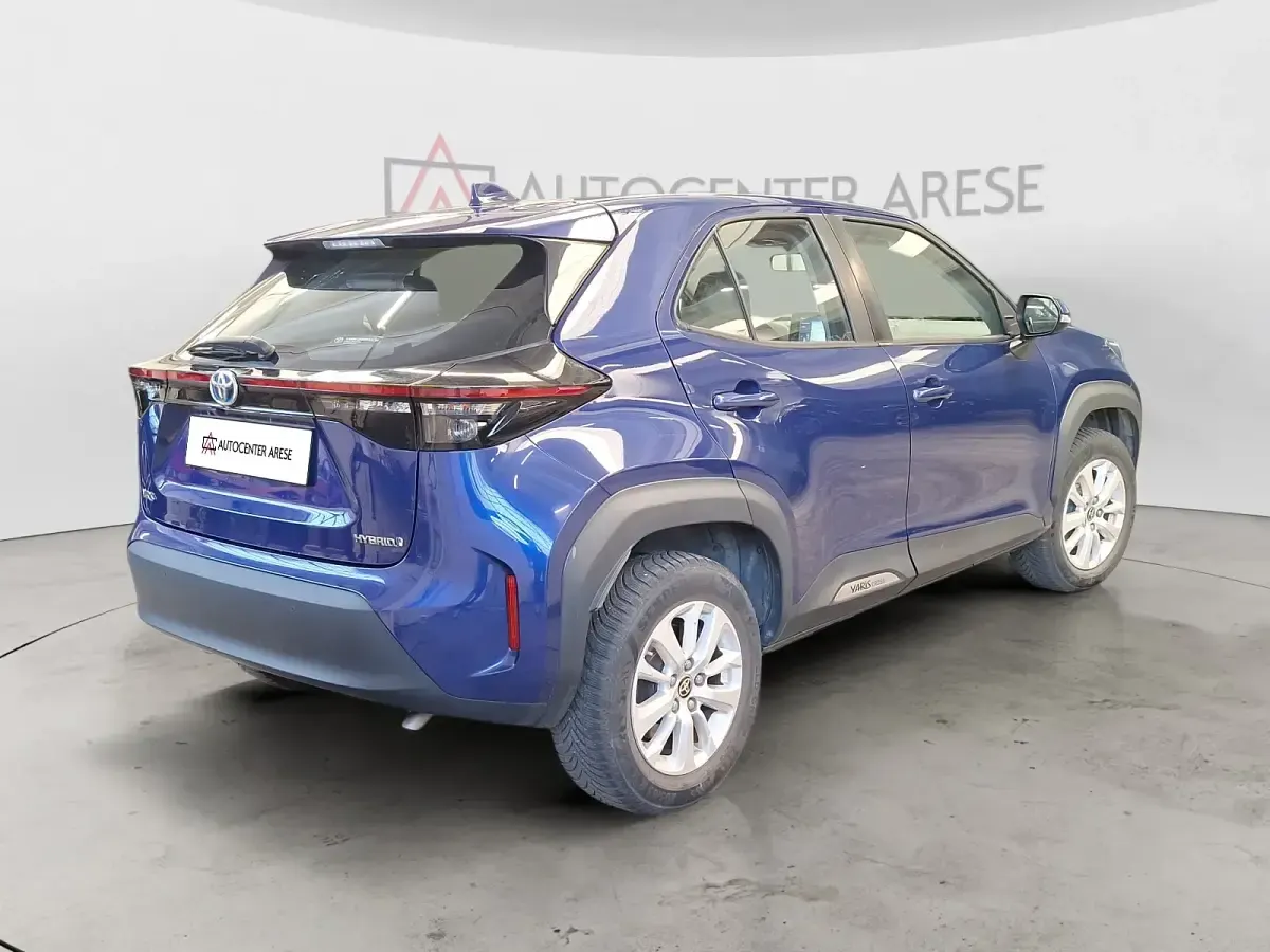 Usata Toyota Yaris Hybrid Business Edition 92 CV (67 kW) 2022 Bluazzurro bluazzurro SUV