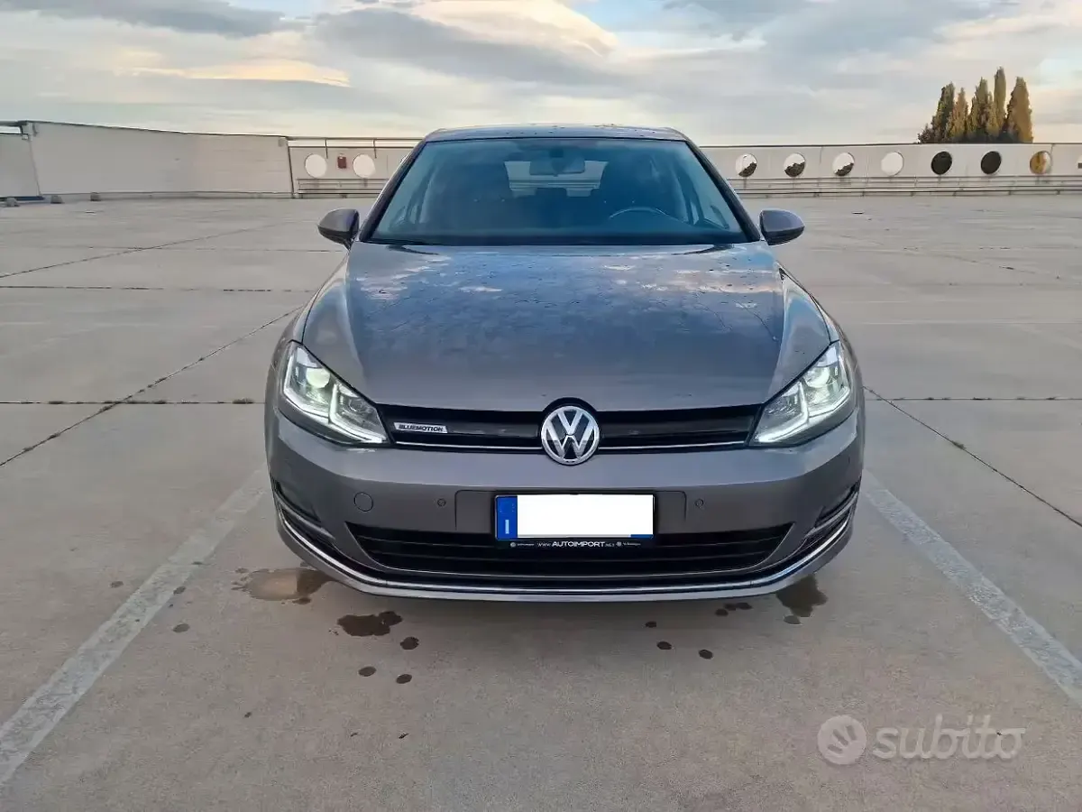 Usata VW Golf VII 122 CV (89 kW) 2016 Grigio Utilitaria