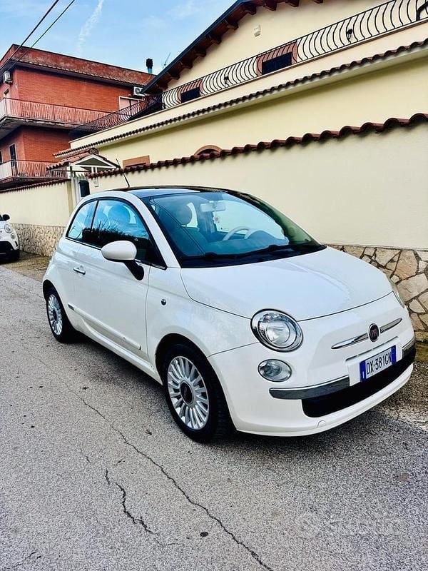 Bianco Usata 2010 Fiat 500 Lounge Tre volumi | 4300 € (Ottimo prezzo) - Immagine 1/4
