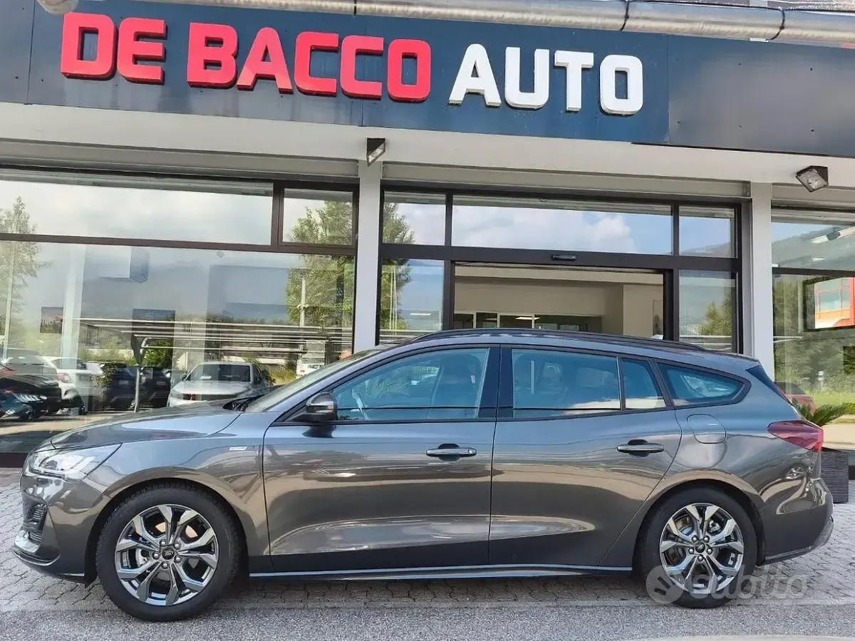 Usata Ford Focus ST-Line 116 CV (85 kW) 2025 Grigio Station wagon