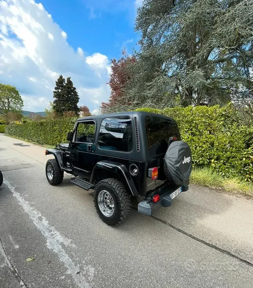 Usata Jeep Wrangler 118 CV (86 kW) 1999 Nero SUV