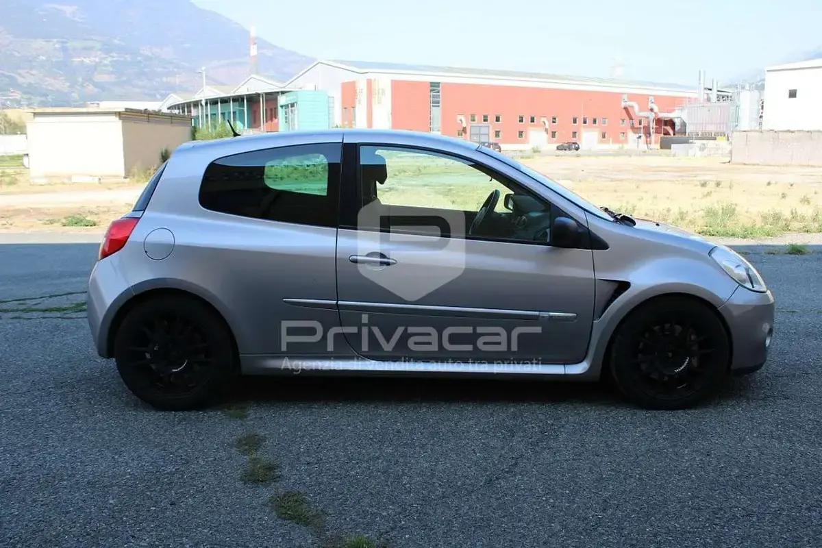 Usata Renault Clio R.S. R.S. 200 CV (147 kW) 2006 Grigio Utilitaria