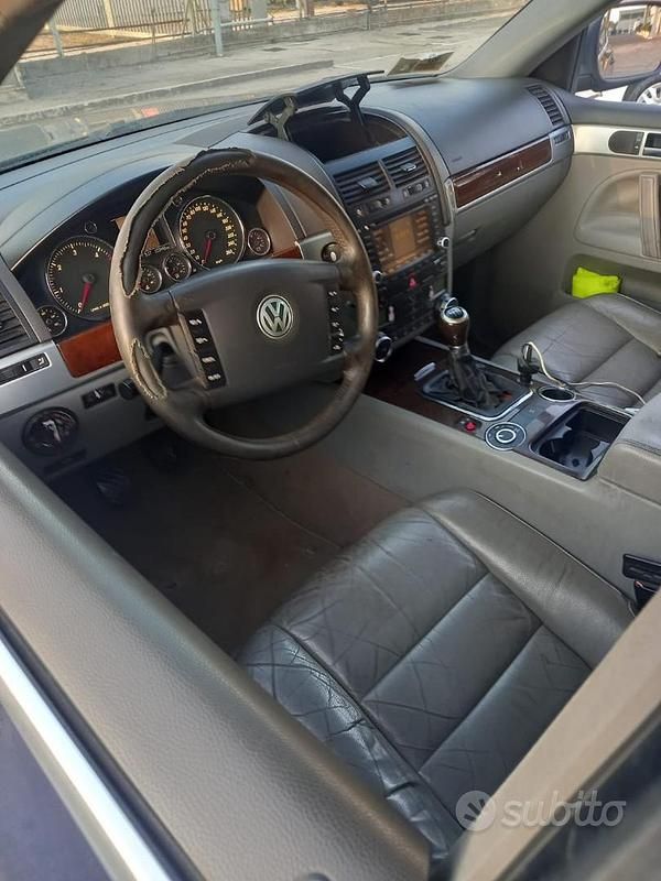 Usata VW Touareg 174 CV (127 kW) 2005 Blu SUV