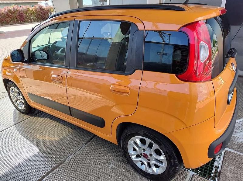Usata Fiat Panda Lounge 95 CV (69 kW) 2016 Arancione Utilitaria