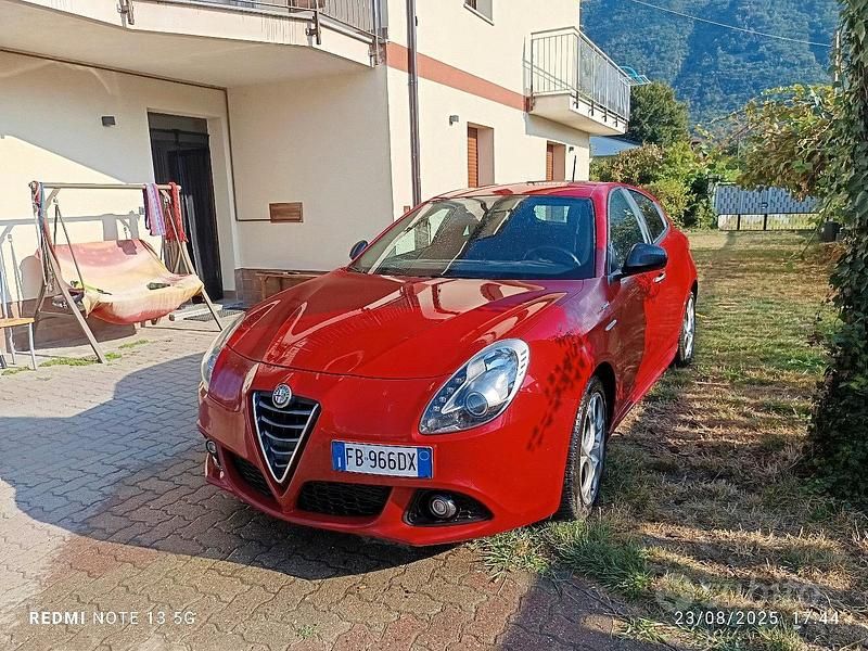 Usata Alfa Romeo Giulietta Sprint 120 CV (88 kW) 2015 Rosso Utilitaria