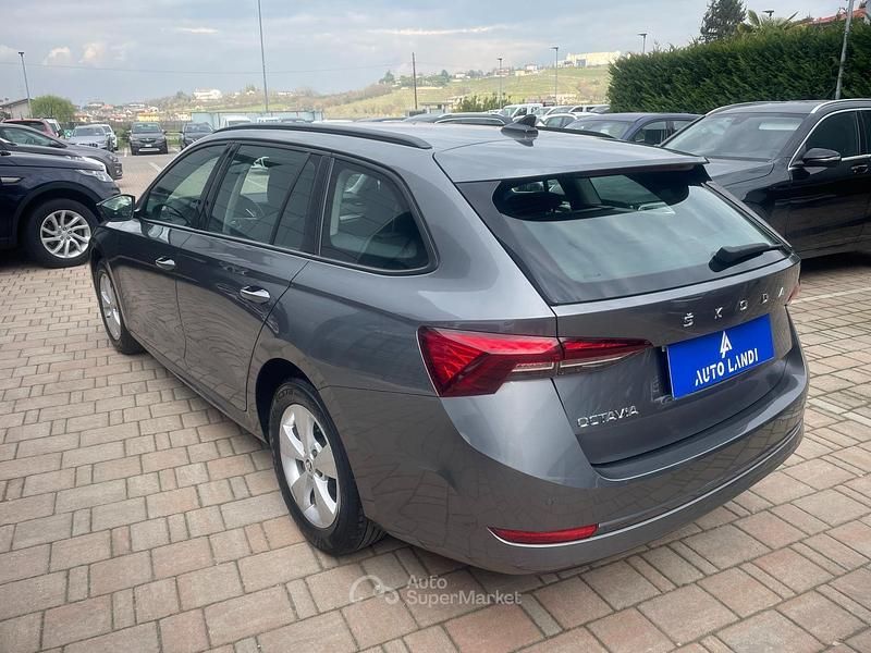 Usata Skoda Octavia Executive 150 CV (110 kW) 2023 Gray Station wagon