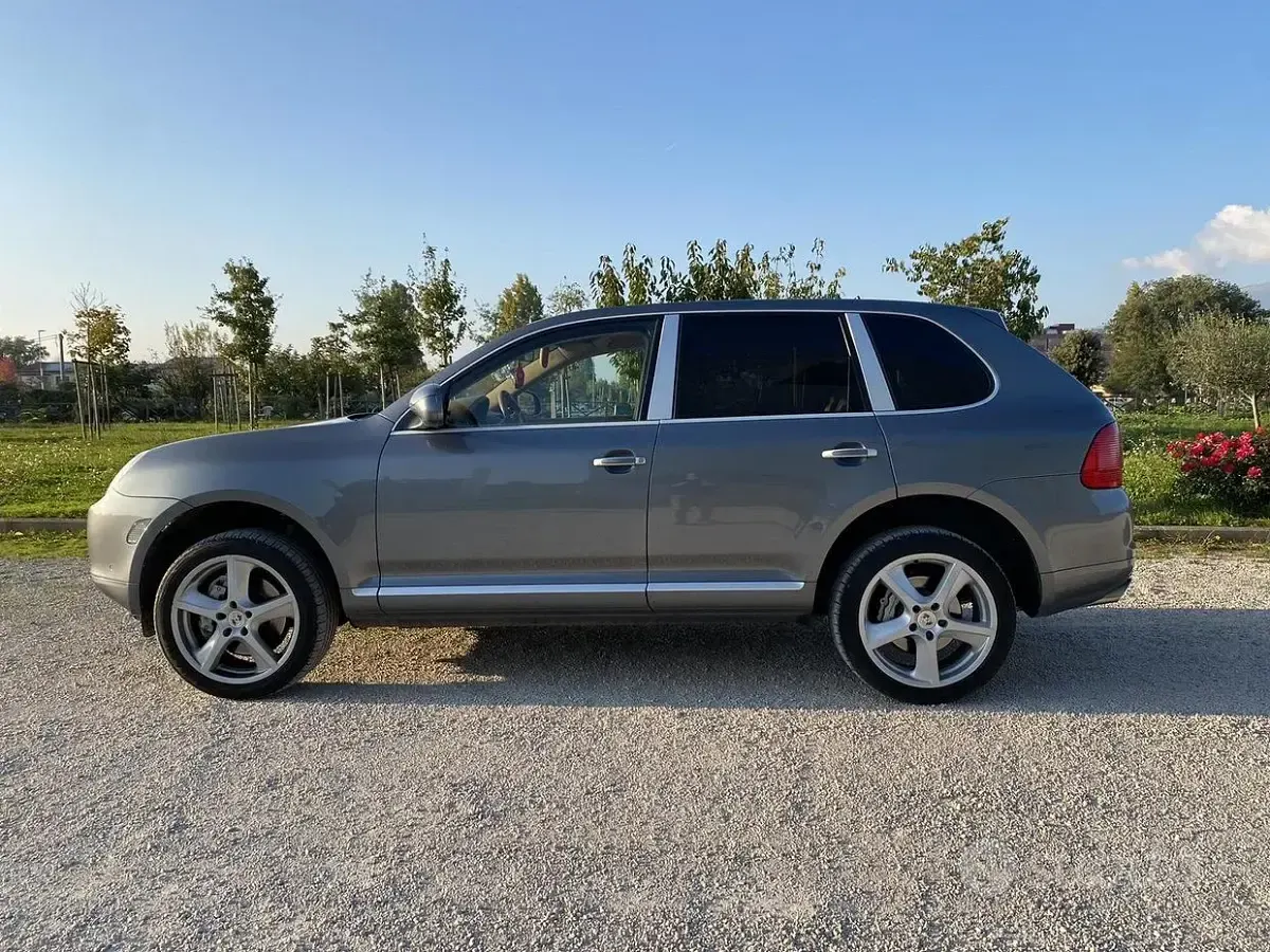 Usata Porsche Cayenne 340 CV (250 kW) 2004 Grigio SUV