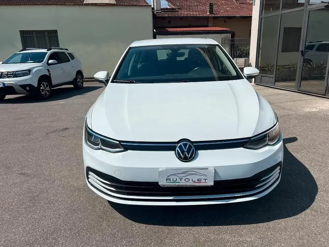 Usata VW Golf VIII Life 110 CV (80 kW) 2021 Bianco Utilitaria