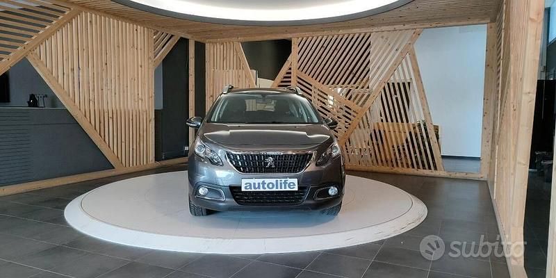 Usata Peugeot 2008 Active 100 CV (73 kW) 2018 SUV