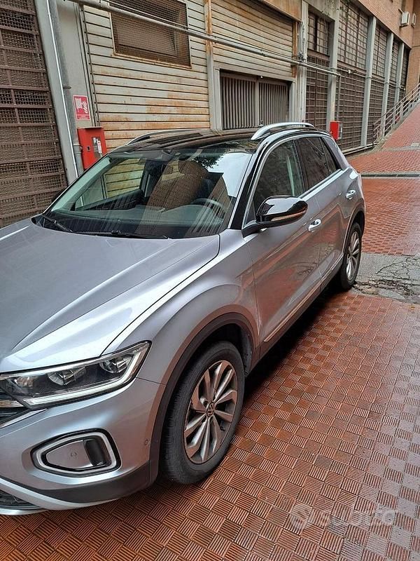 Usata VW T-Roc 150 CV (110 kW) 2023 Grigio SUV