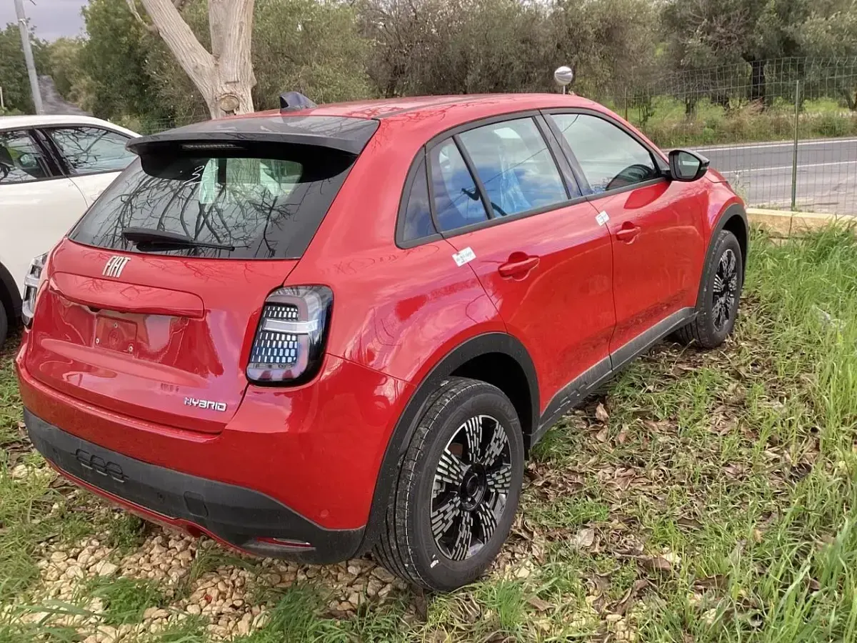 Nuova Fiat 600 Business 100 CV (73 kW) 2026 Rosso SUV