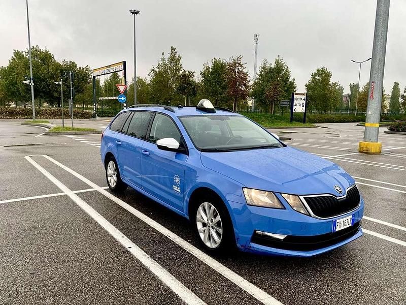 Usata Skoda Octavia 150 CV (110 kW) 2019 Blu/azzurro Station wagon