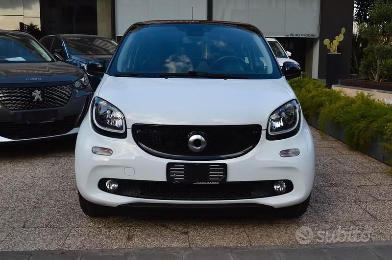 Begagnad Smart ForFour Prime 90 HK (66 kW) 2017 Vit Halvkombi
