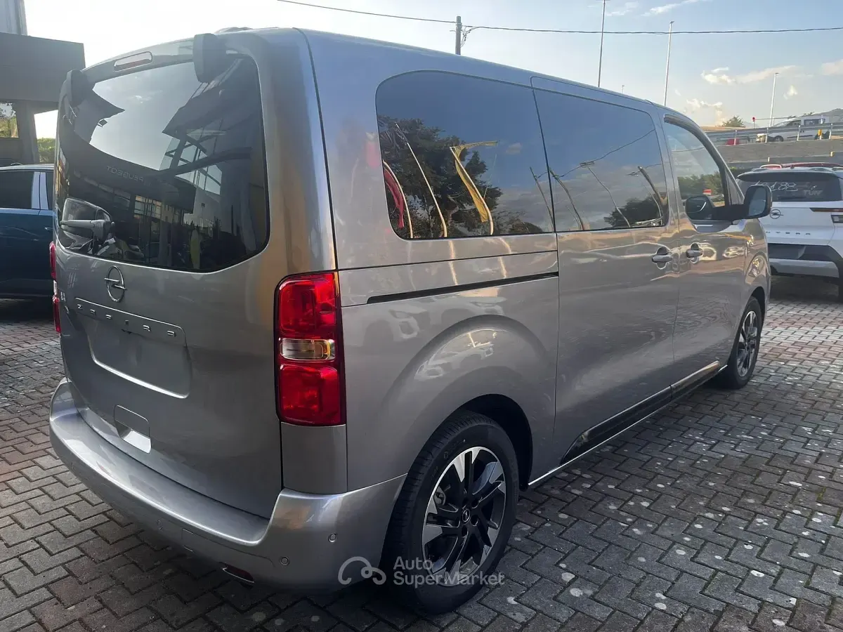 Nuova Opel Zafira Life Business Edition 177 CV (130 kW) 2025 Gray Monovolume
