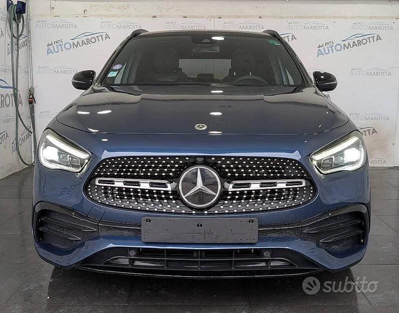 Usata Mercedes GLA250 Premium 160 CV (117 kW) 2020 Blue denim SUV