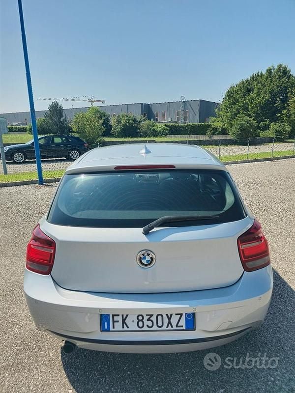 Usata BMW 118 Sport Line 143 CV (105 kW) 2014 Grigio Utilitaria