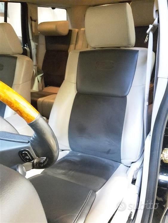 Usata Jeep Commander Overland 218 CV (160 kW) 2007 Nero SUV