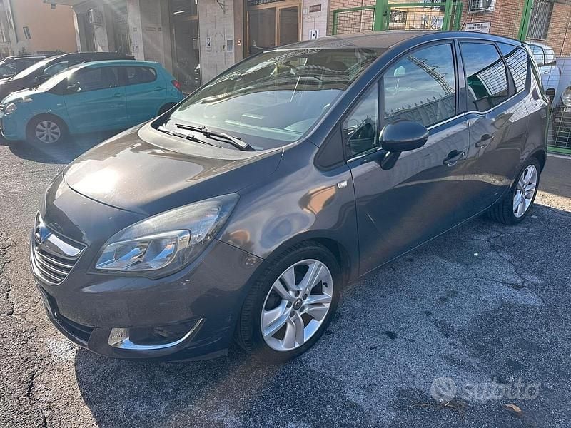 Grigio Usata 2015 Opel Meriva Cosmo Monovolume | 2900 € (Buon prezzo) - Immagine 1/4