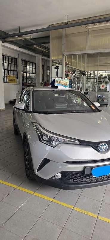 Usata Toyota C-HR Trend 98 CV (72 kW) 2018 Argento SUV