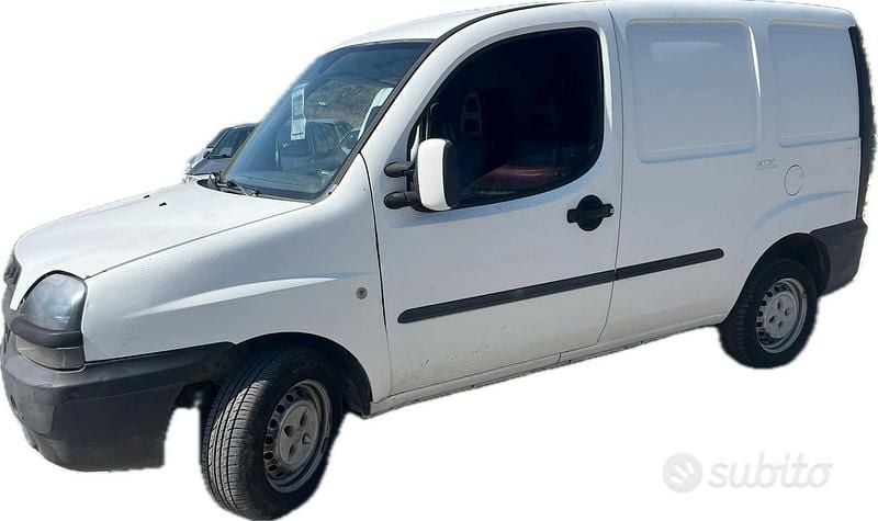 Usata Fiat Doblò 101 CV (74 kW) 2003 Bianco Monovolume