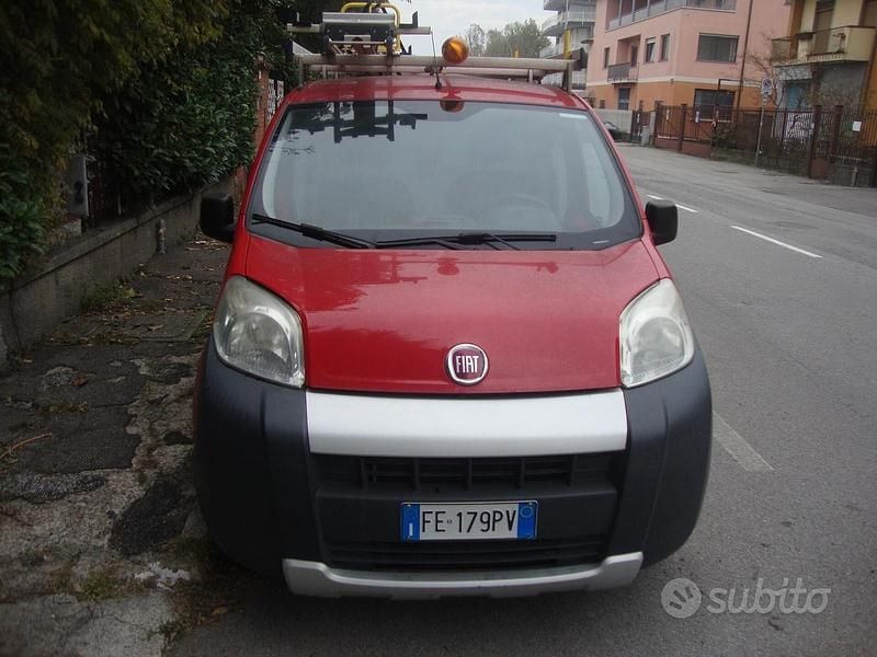 Rosso Usata 2016 Fiat Fiorino Monovolume | 5500 € (Ottimo prezzo) - Immagine 1/4