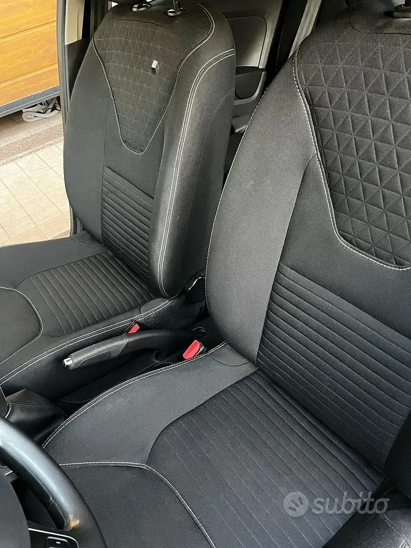 Usata Renault Clio 90 CV (66 kW) 2015 Grigio Berlina