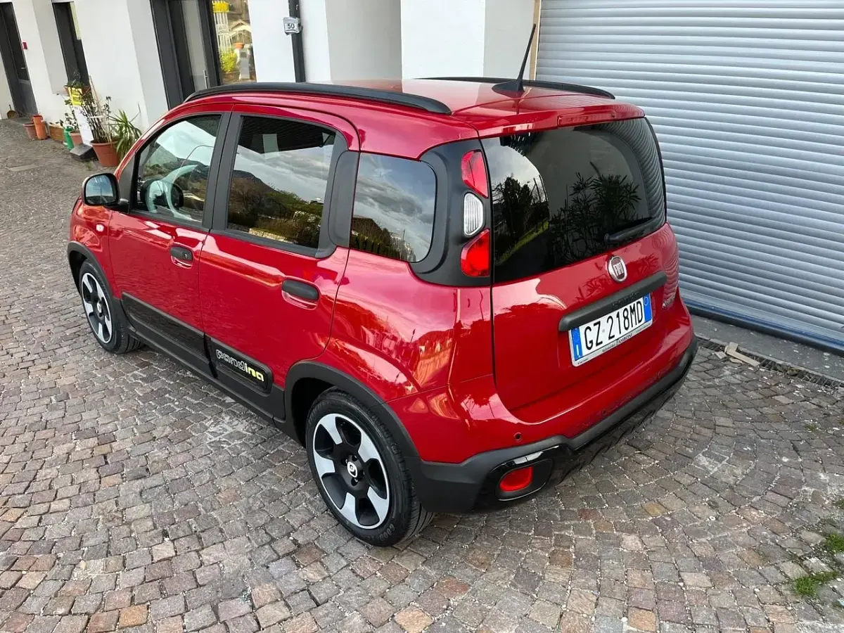 Usata Fiat Panda Cross Cross 69 CV (50 kW) 2025 Rosso Utilitaria