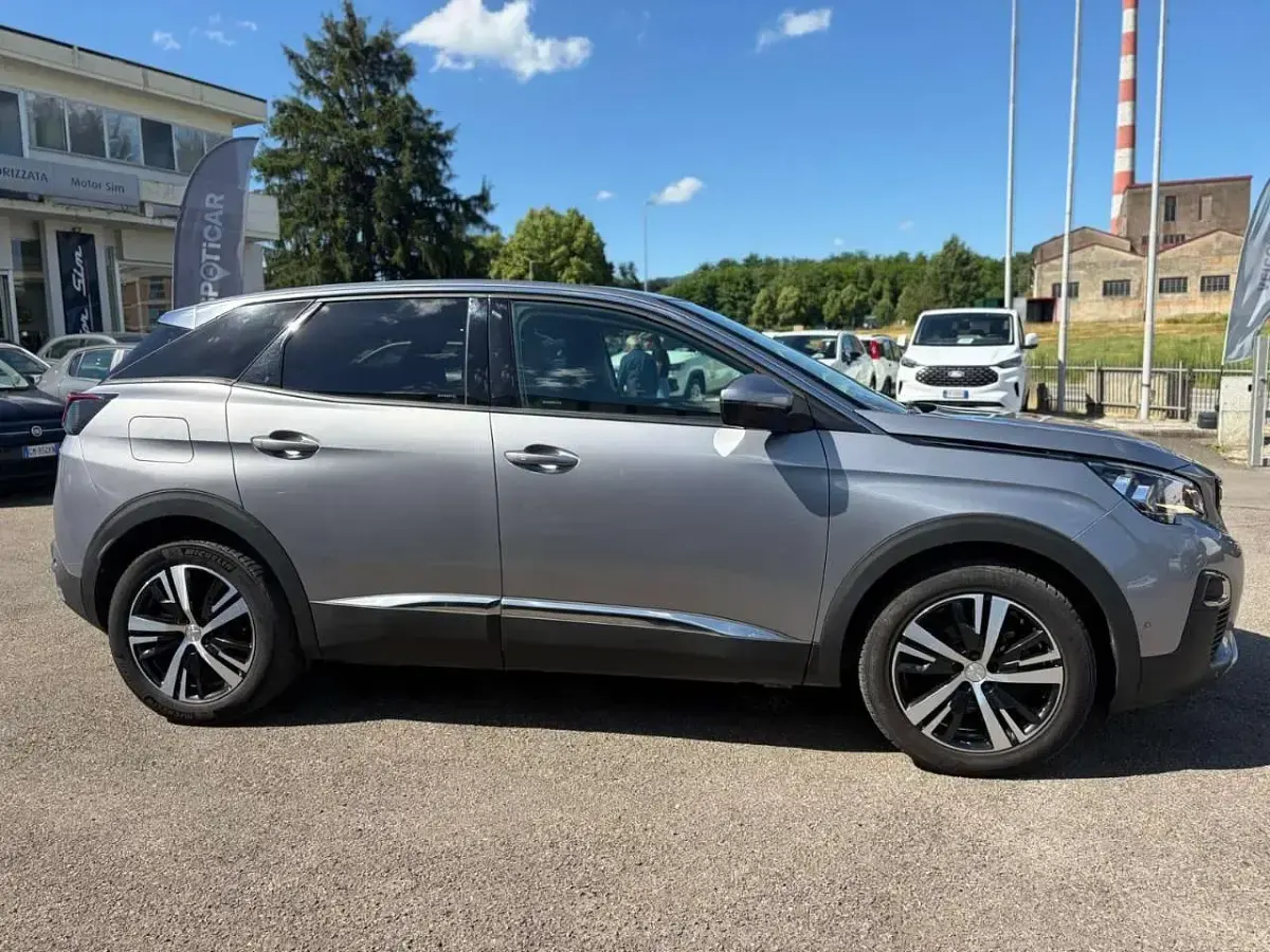 Usata Peugeot 3008 Allure 131 CV (96 kW) 2020 Grigio SUV