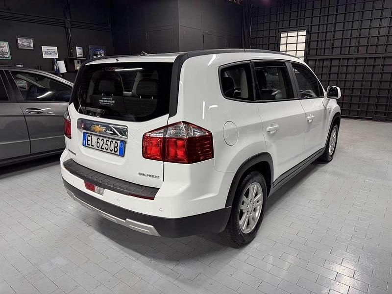 Usata Chevrolet Orlando LT 141 CV (103 kW) 2011 Bianco Monovolume