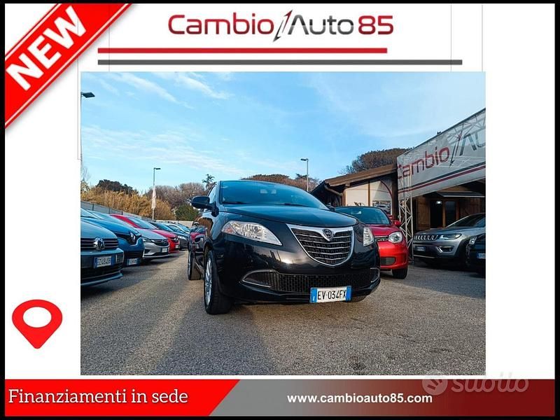 Usata Lancia Ypsilon Platinum 69 CV (50 kW) 2014 Nero Utilitaria