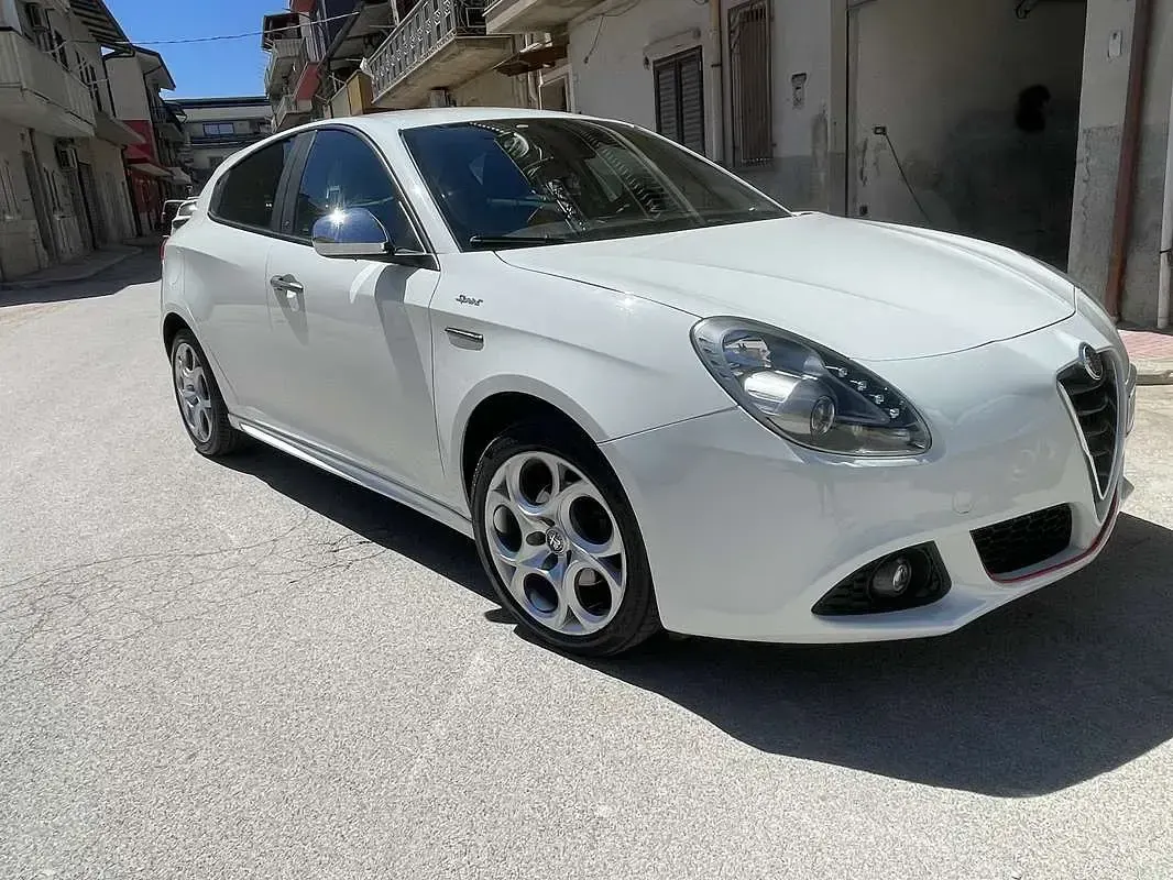 Usata Alfa Romeo Giulietta Sprint 120 CV (88 kW) 2016 Utilitaria