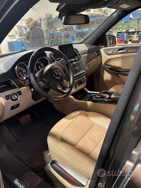 Usata Mercedes GLS500 Exclusive 455 CV (334 kW) 2016 Marrone SUV