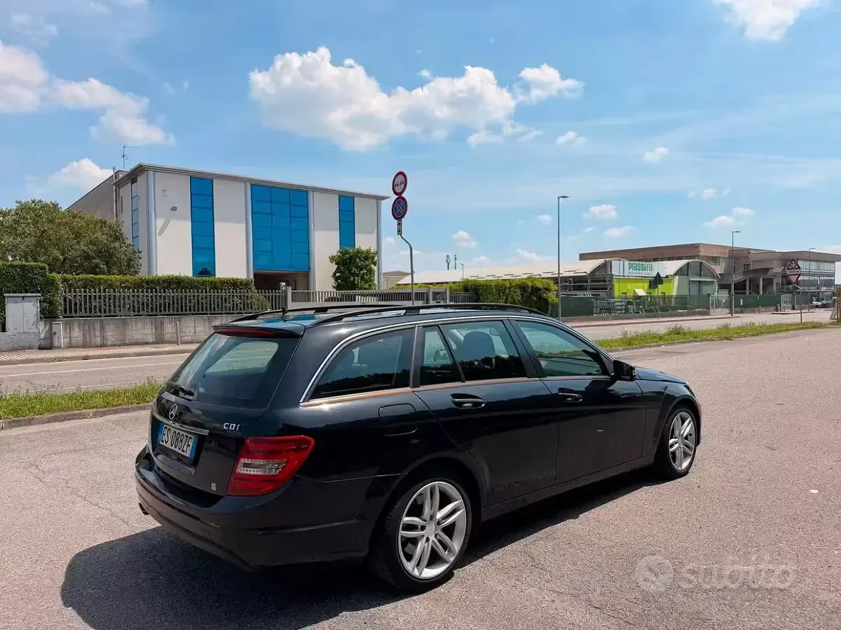 Usata Mercedes C220 170 CV (125 kW) 2013 Nero Station wagon