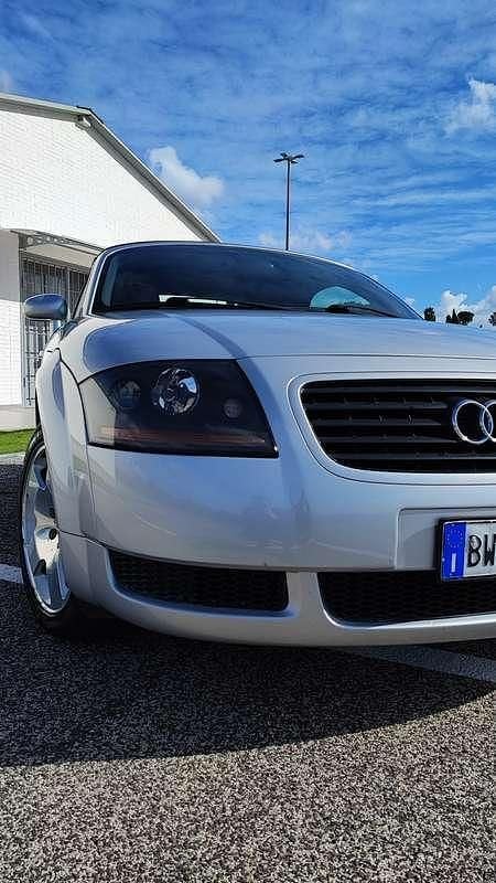 Usata Audi TT Roadster 179 CV (131 kW) 2001 Argento Cabrio