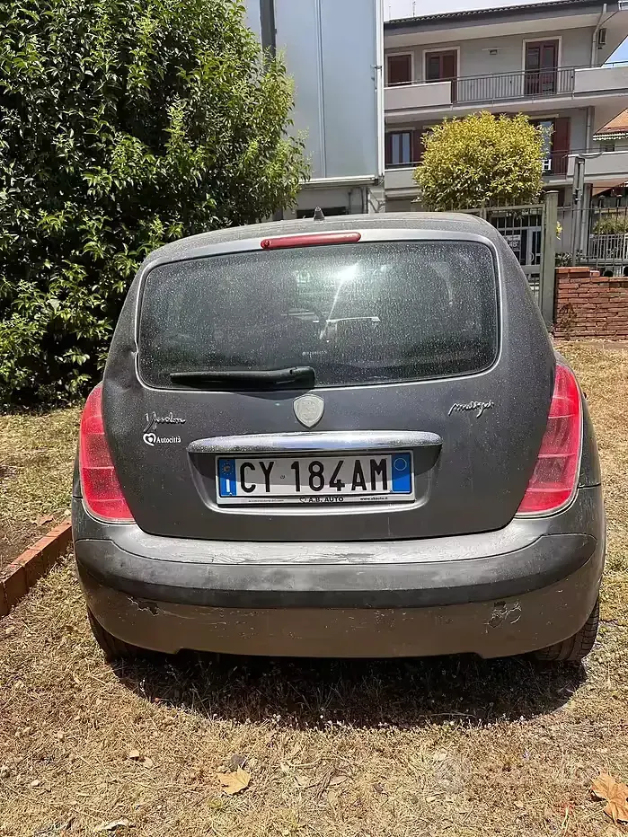 Usata Lancia Ypsilon 69 CV (50 kW) 2005 Utilitaria