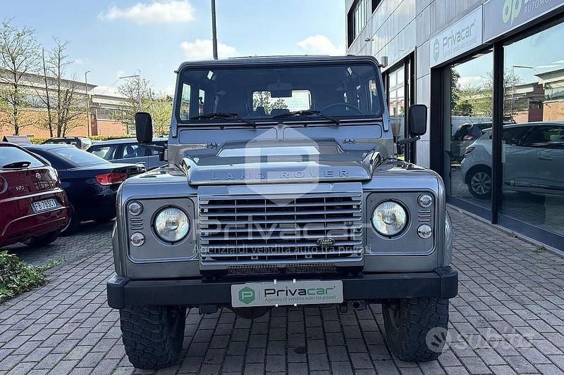 Usata Land Rover Defender SE 122 CV (89 kW) 2009 Grigio Station wagon